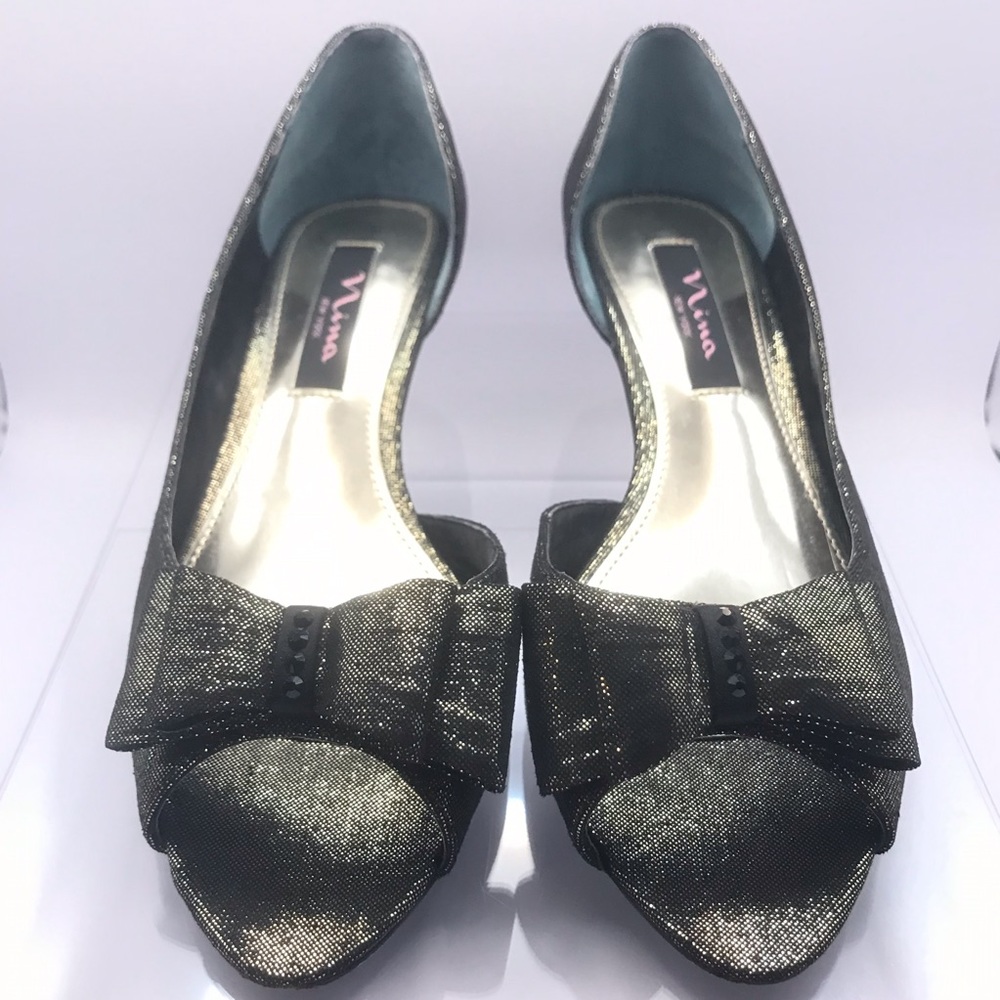Nina heels. Black/gold. Size 8. (ii)